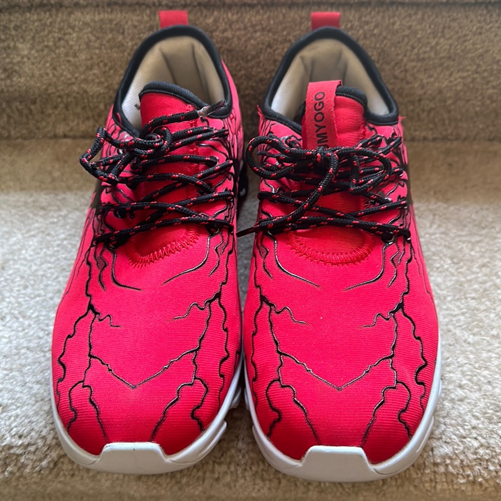 Red and Black Men’s tennis Shoes 10.5